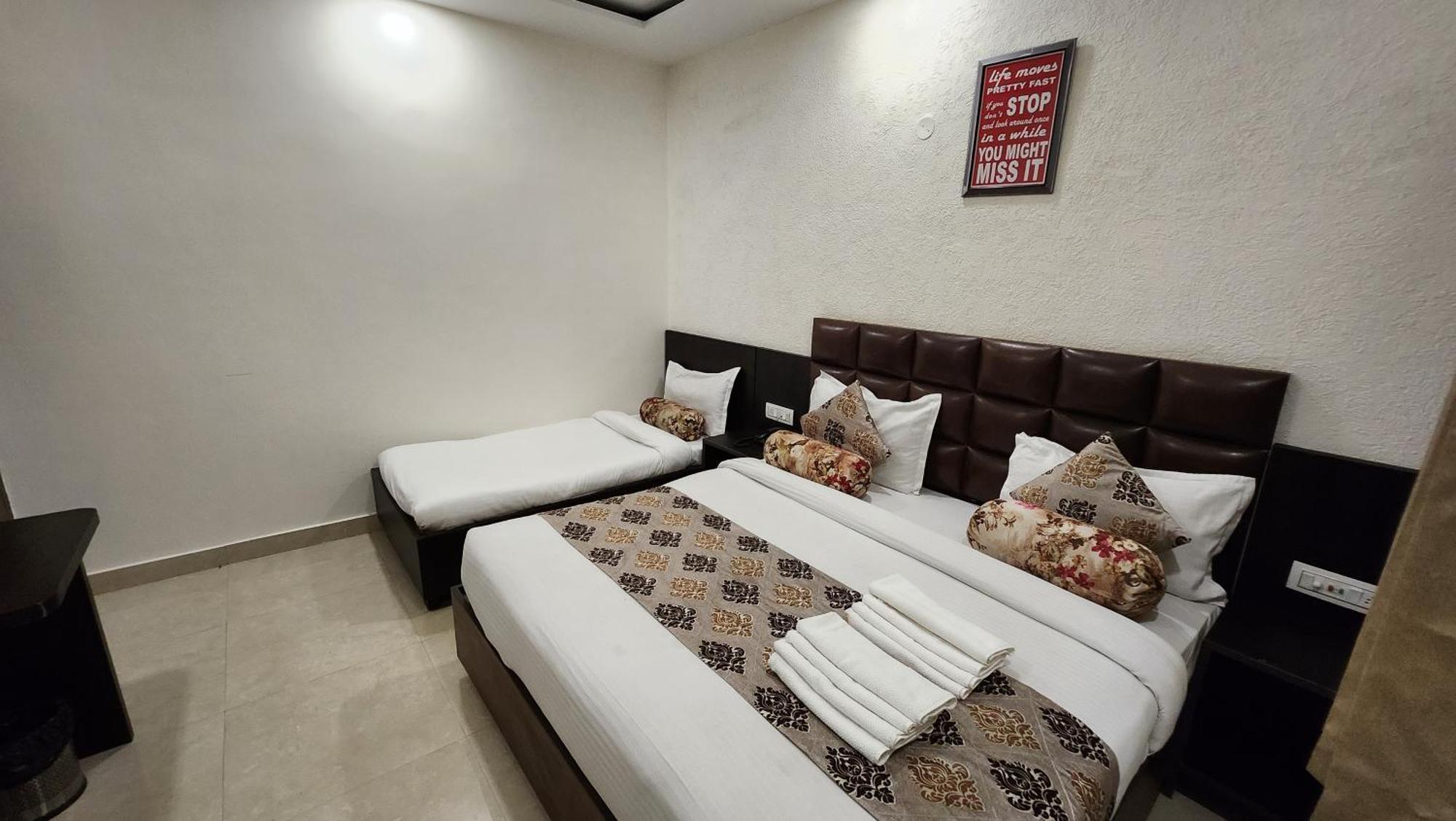 Hotel Krishna'S Near Golden Temple Amritsar Zewnętrze zdjęcie